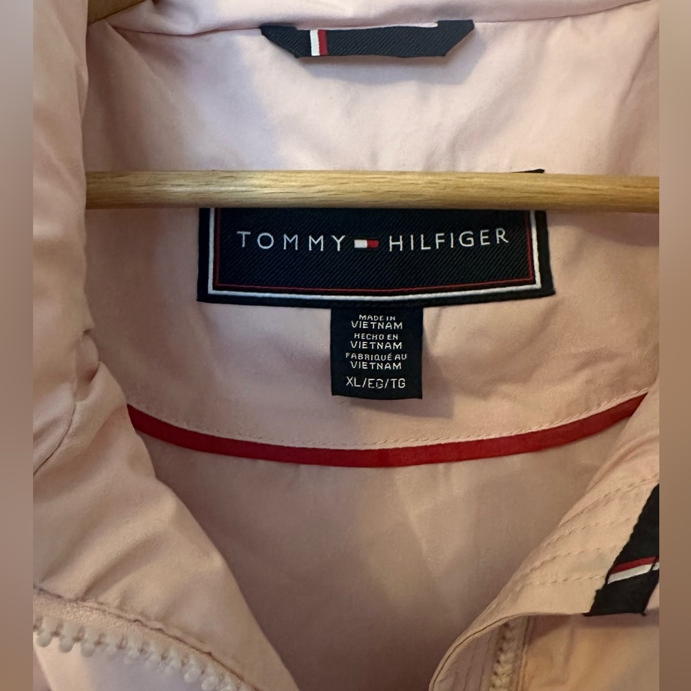 Tommy Hilfiger Light Pink Puffer Vest - Picture 3 of 7